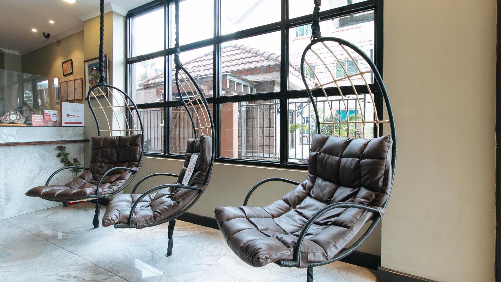 RedDoorz Plus near Bamboo Organ Las Piñas Exterior foto